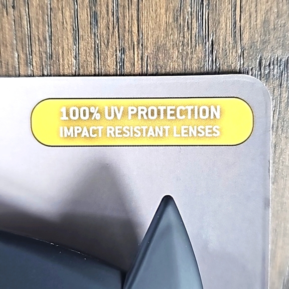 New in Packaging Batman Sunglasses. - Picture 3 of 3